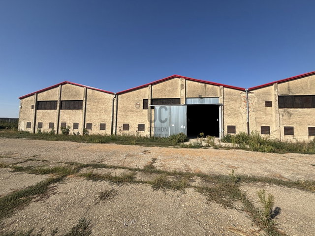 Eladó ipari ingatlan, Gávavencsellőn 420 M Ft