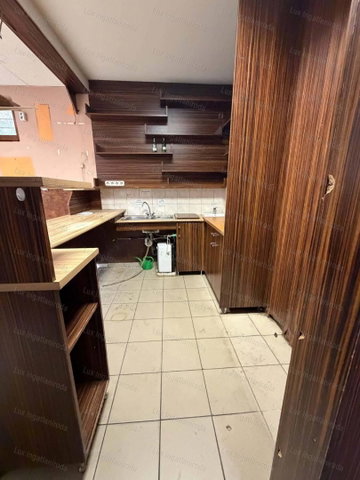 Eladó üzlethelyiség, Oroszlányban 68 M Ft / költözzbe.hu