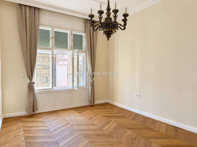Kiadó téglalakás, albérlet, Budapesten, V. kerületben, 3 szobás