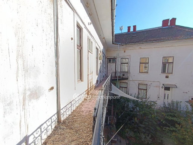 Eladó téglalakás, Nyíregyházán 105 M Ft, 4 szobás
