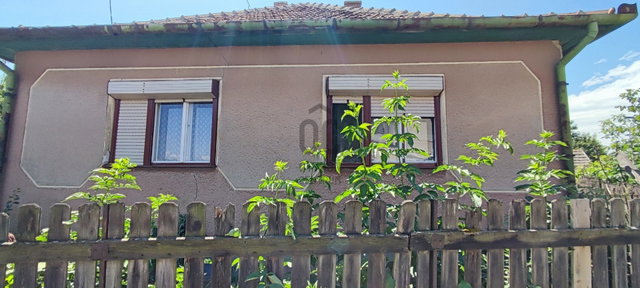 Eladó családi ház, Tiszacsegén 17 M Ft, 2 szobás
