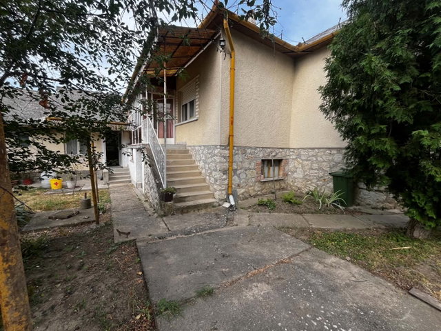 Eladó családi ház, Mázán 29.9 M Ft, 4 szobás