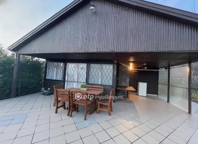 Eladó családi ház, Szentendrén 69.9 M Ft, 1+2 szobás