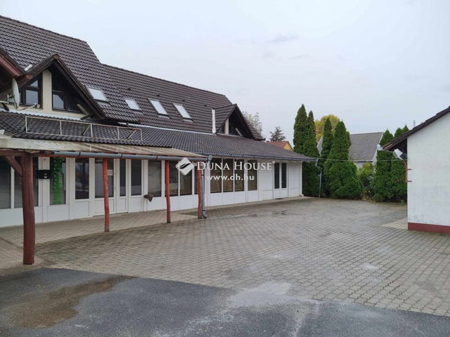 Eladó üzlethelyiség, Szentlőrincen 79 M Ft, 4 szobás