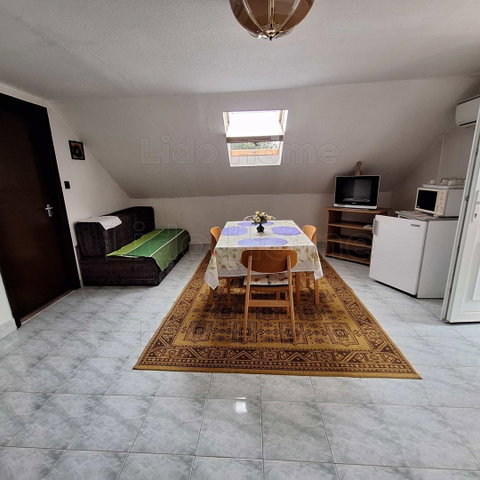Eladó családi ház, Balatonszabadiban 69.5 M Ft, 6 szobás