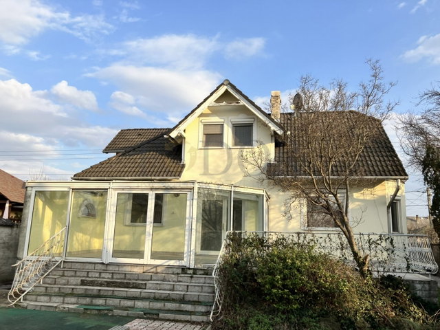 Eladó családi ház, Dunaharasztin 135 M Ft, 5 szobás