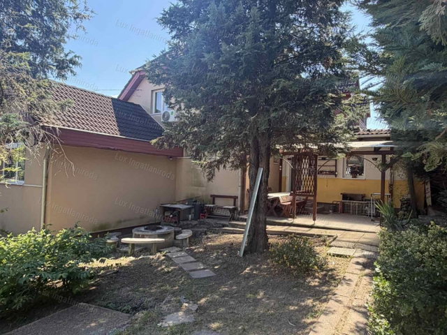 Eladó hotel, Tatabányán 89.9 M Ft, 9 szobás