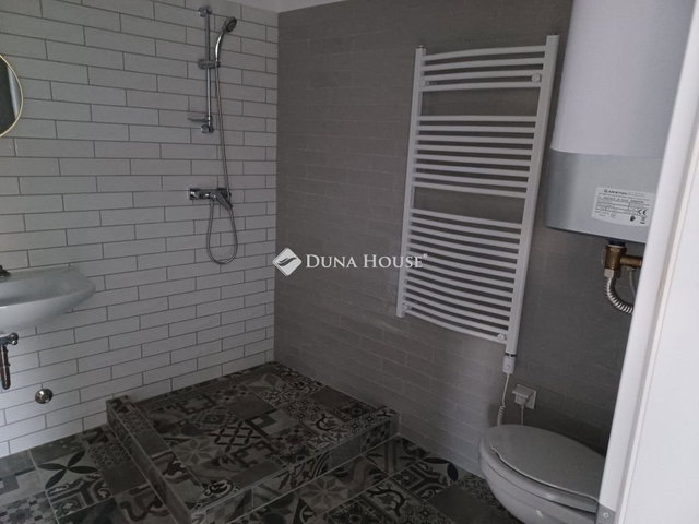 Kiadó téglalakás, albérlet, Szentendrén 490 E Ft / hó