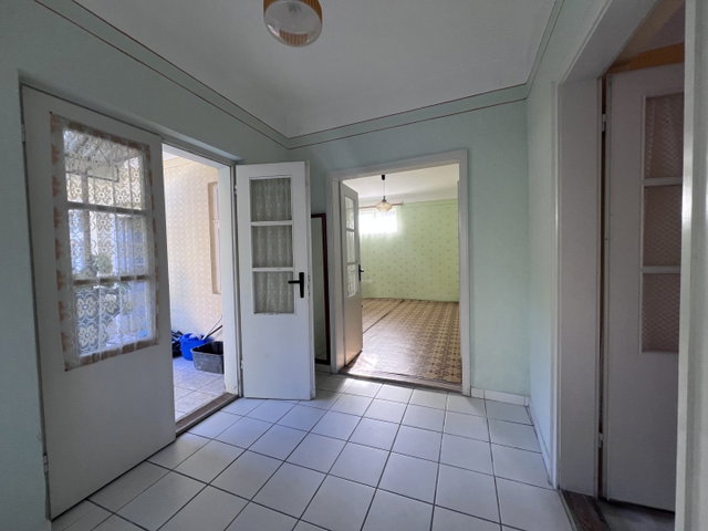Eladó családi ház, Kesztölcön 49.5 M Ft, 4 szobás