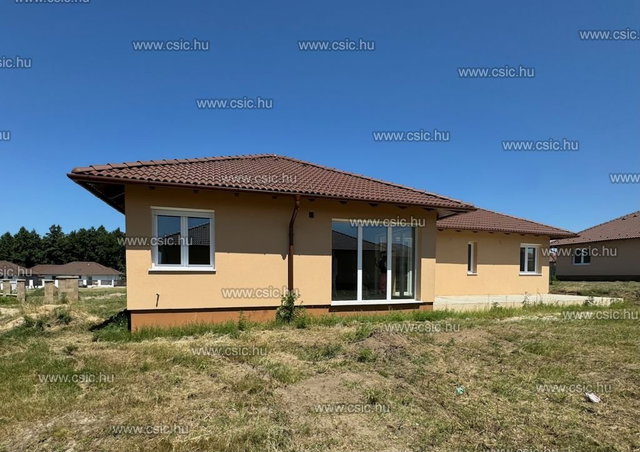 Eladó családi ház, Vácrátóton 149 M Ft, 4+1 szobás