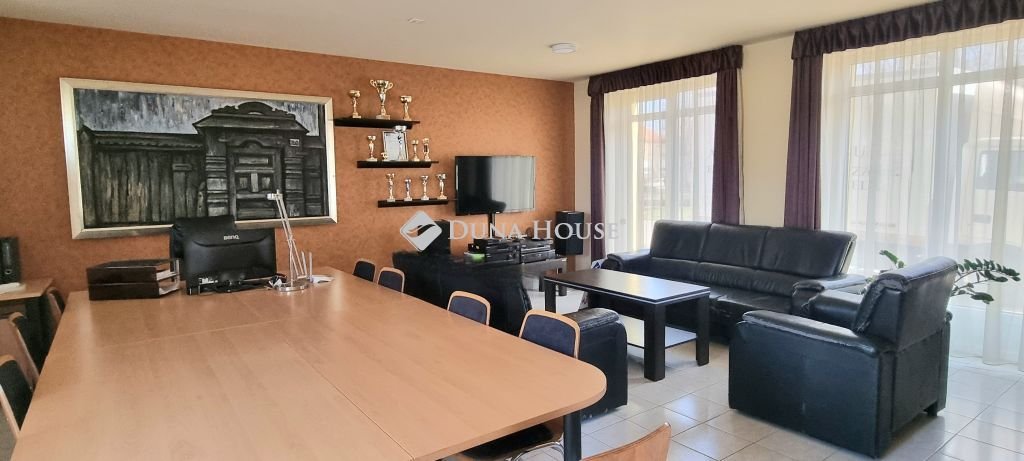 2 bed · 300m² · Üzlethelyiség · 1.690.000 ft