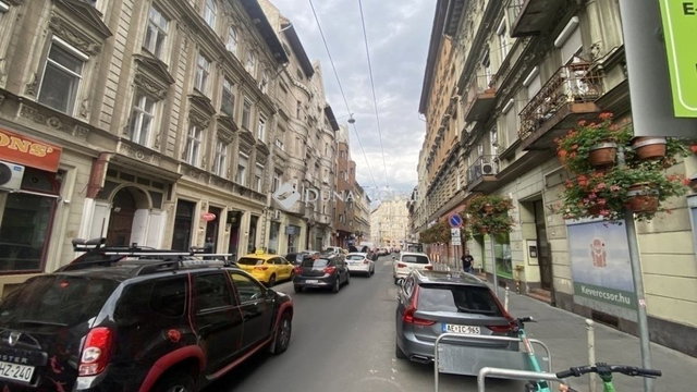 Eladó téglalakás, Budapesten, VII. kerületben 120 M Ft, 2 szobás