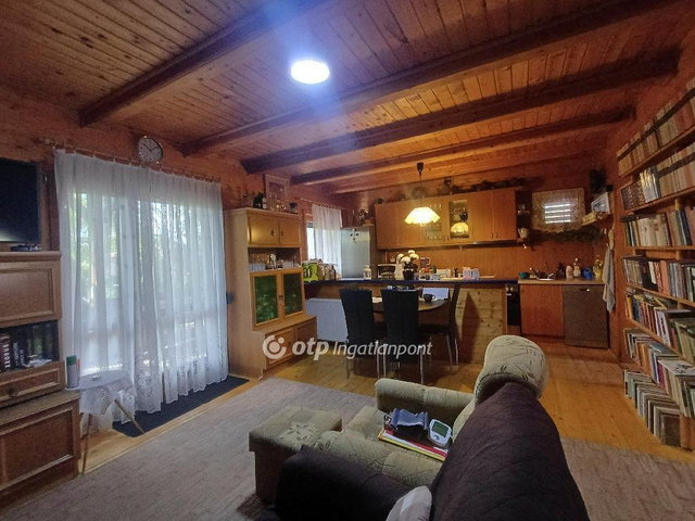 Eladó családi ház, Szigetszentmiklóson 119.9 M Ft, 2+4 szobás