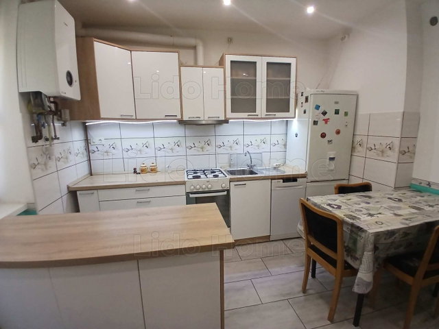 Eladó téglalakás, Kaposváron 42 M Ft, 1+2 szobás