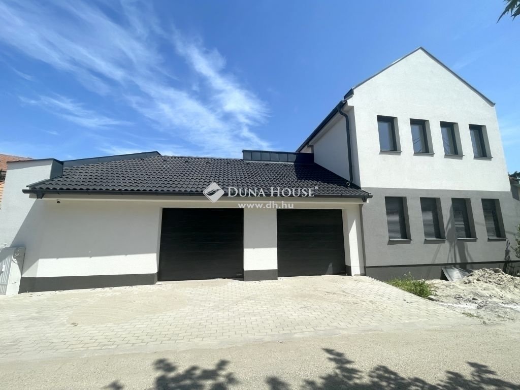 Lakás · 4 hálószoba · 108 m² · 119.900.000 Ft