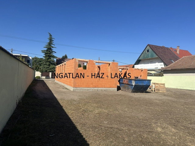 Eladó családi ház, Budapesten, XVI. kerületben 258.89 M Ft