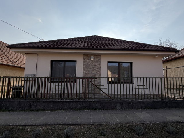 Eladó családi ház, Gödöllőn 125 M Ft, 2 szobás