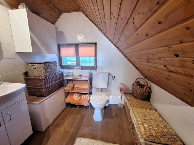 Eladó nyaraló, Csopakon 229 M Ft, 3 szobás / költözzbe.hu