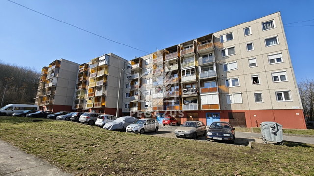 Eladó panellakás, Ózdon 22.9 M Ft, 3 szobás