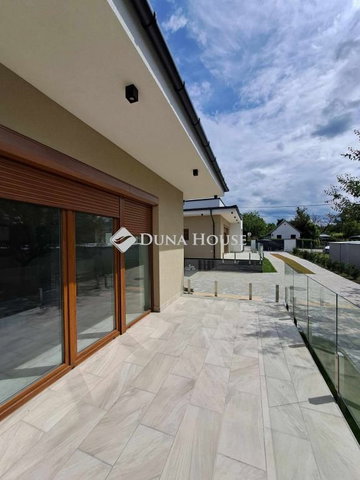 Eladó családi ház, Pécsett, Fenyer dűlőn 118.9 M Ft, 4 szobás