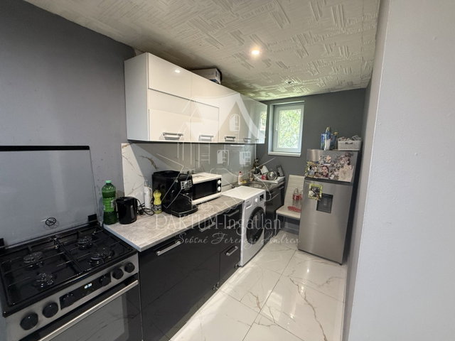 Eladó családi ház, Tiszaföldváron 17.5 M Ft, 2 szobás