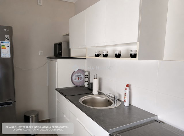 Eladó panellakás, Kecskeméten 41 M Ft, 2 szobás