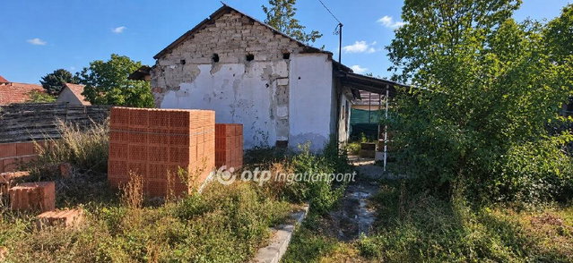 Eladó családi ház, Kiskunlacházán 14.9 M Ft, 1 szobás
