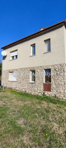 Eladó családi ház, Pécsett 42 M Ft, 4 szobás