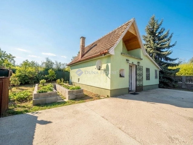 Eladó családi ház, Vácon 44.9 M Ft, 2 szobás