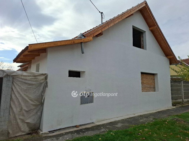 Eladó családi ház, Békéscsabán 68 M Ft, 5 szobás
