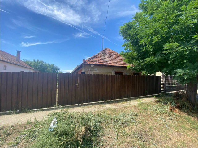 Eladó családi ház, Békésen 19.9 M Ft, 2 szobás
