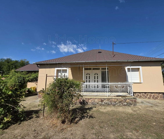 Eladó családi ház, Buzsákon 44.99 M Ft, 5 szobás