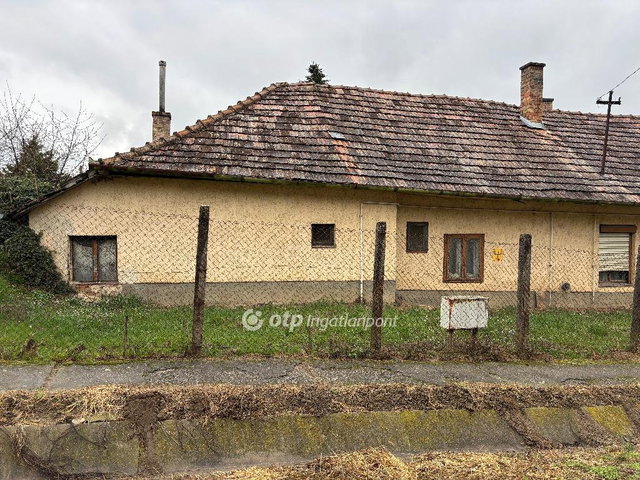 Eladó családi ház, Tabon 15 M Ft, 3 szobás