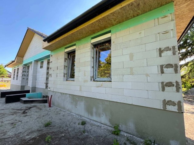 Eladó családi ház, Balatonfenyvesen 59.99 M Ft, 2 szobás