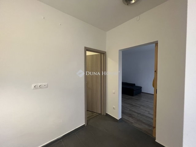 Eladó ikerház, Veszprémben 44 M Ft, 2 szobás