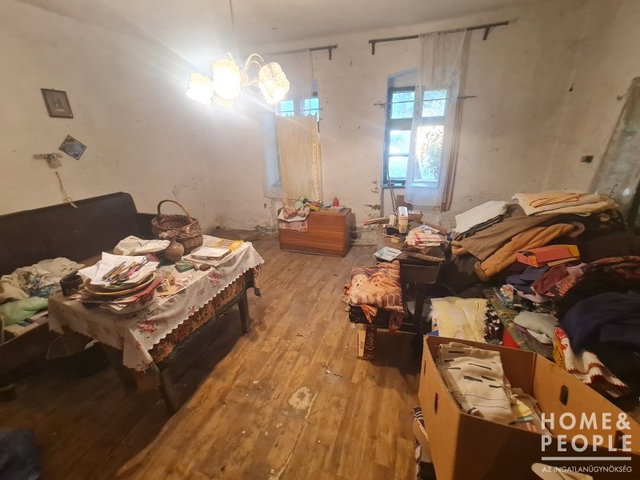 Eladó családi ház, Hódmezővásárhelyen 16 M Ft, 2 szobás