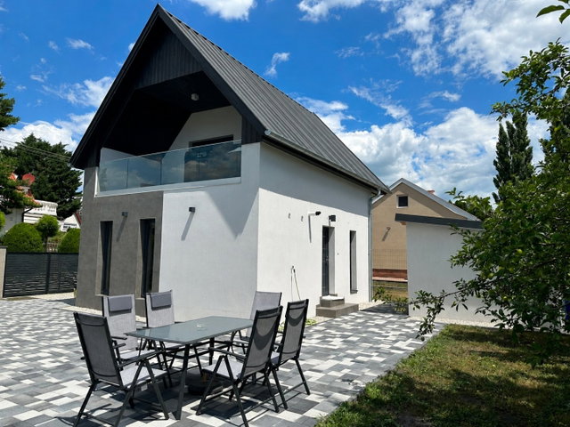 Eladó nyaraló, Balatonfenyvesen, Egri utcában 137 M Ft, 1 szobás