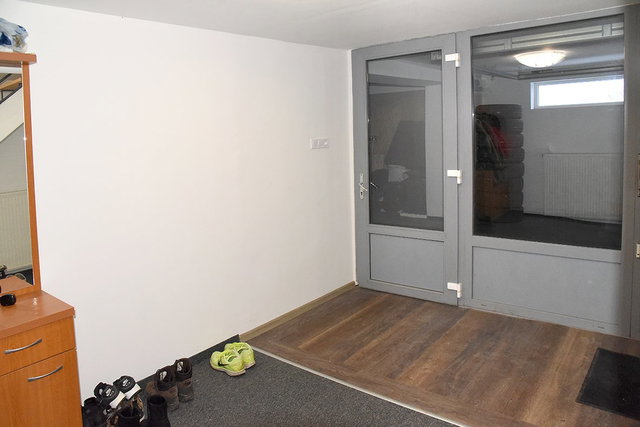 Eladó családi ház, Pécsett 122 M Ft, 4 szobás