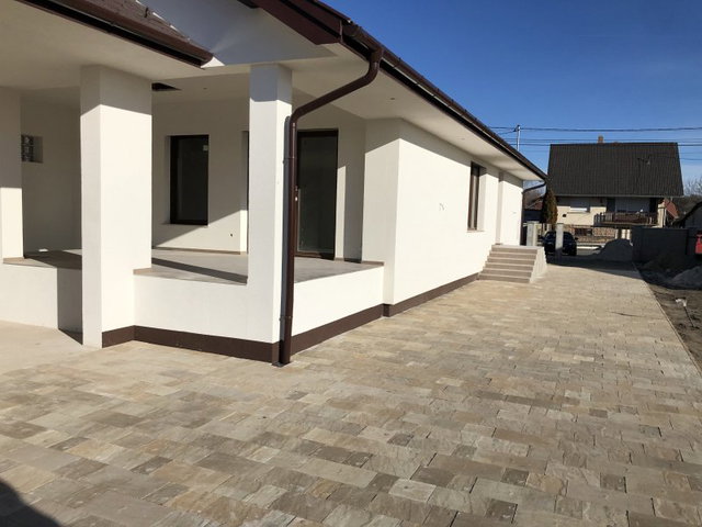 Eladó ikerház, Dabason 119 M Ft, 4 szobás / költözzbe.hu