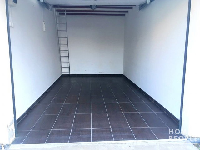 Eladó garázs, Szegeden 8.299 M Ft, 1 szobás