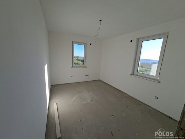 Eladó téglalakás, Sopronban 94 M Ft, 3 szobás