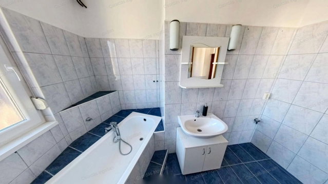 Eladó téglalakás, Veszprémben, Jutasi úton 50.9 M Ft, 2 szobás