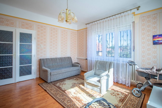 Eladó családi ház, Csömörön 103 M Ft, 4 szobás