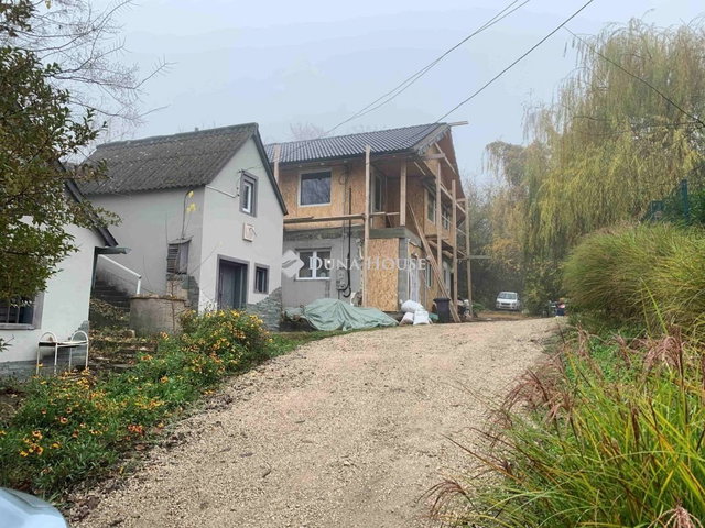 Eladó nyaraló, Adonyban 8.9 M Ft, 2 szobás / költözzbe.hu