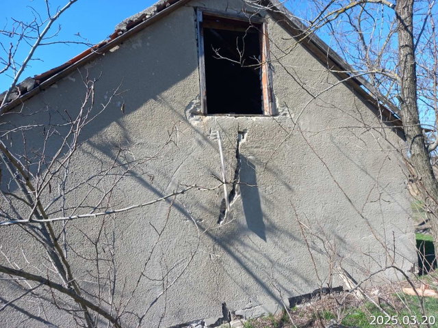 Eladó családi ház, Kiskunhalason 1.9 M Ft, 2 szobás