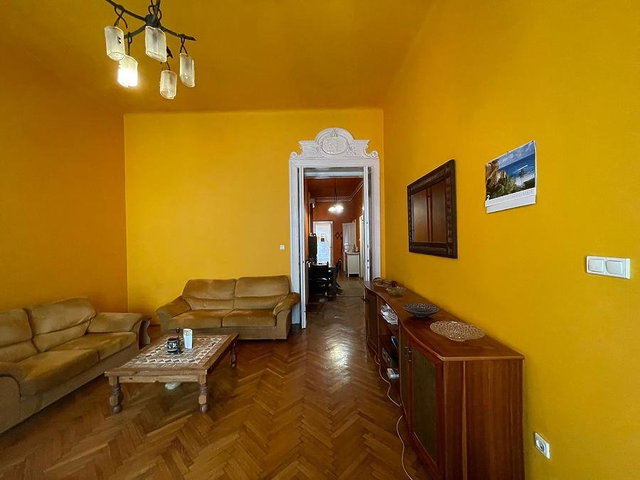 Eladó téglalakás, Budapesten, VI. kerületben, Király utcában
