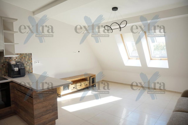 Kiadó téglalakás, albérlet, Szegeden 300 E Ft / hó, 2 szobás
