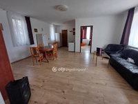 Eladó családi ház, Nyíregyházán 75 M Ft, 5 szobás