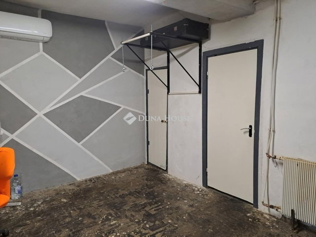 Eladó családi ház, Kunbaján 9 M Ft, 3 szobás