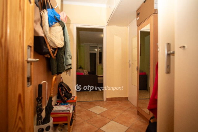 Eladó téglalakás, Szekszárdon 41 M Ft, 1+2 szobás